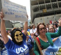 Universitarios toman la calle en defensa de la autonom