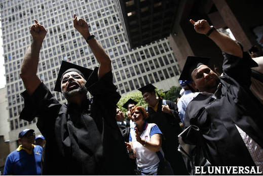 Advierten que los salarios son un problema académico